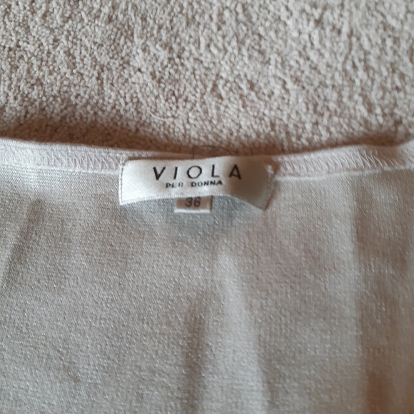 Beige v-neck top - Picture 2 of 2